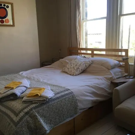 Stylish Two Large Double Bedroom House In Central Harrogate With On Street Parking Exterior photo