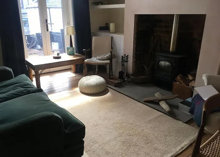 Stylish Two Large Double Bedroom House In Central Harrogate With On Street Parking